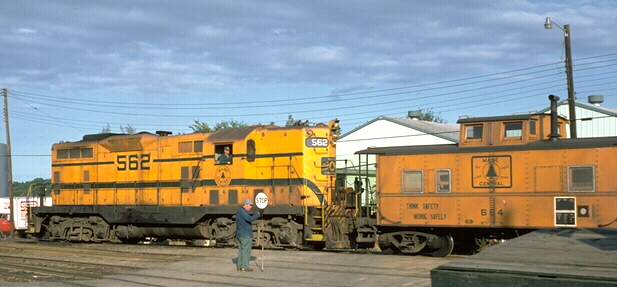 Photo of Maine Central GP7 #562