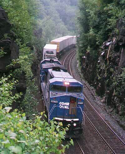 Photo of Conrail on the B&A in the Berkshires
