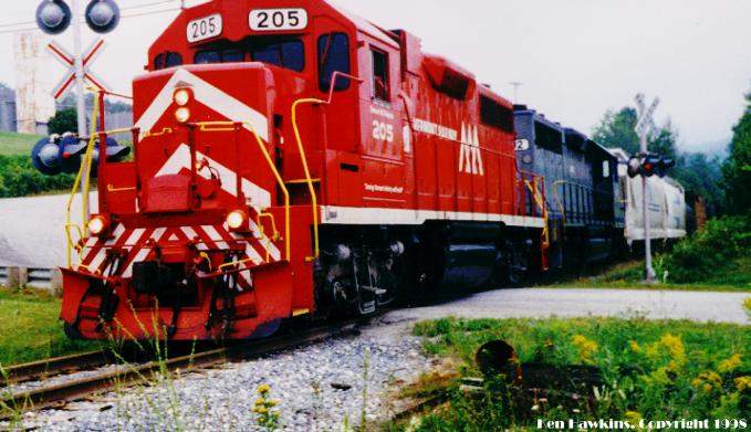Photo of VTR 205 leading the RX-2 train through East Wallingford, VT