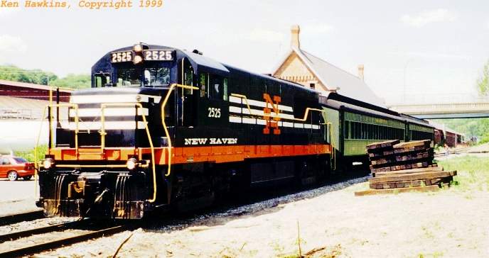 Photo of New Haven's 2525 at Waterbury, CT.