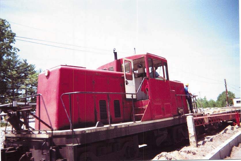 Photo of A GE centercab locomotive working at Fletcher's Quarry, Westford MA