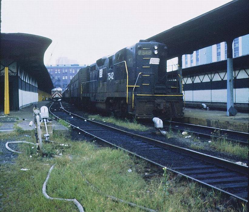 Photo of Penn Central GP-9 and RDC
