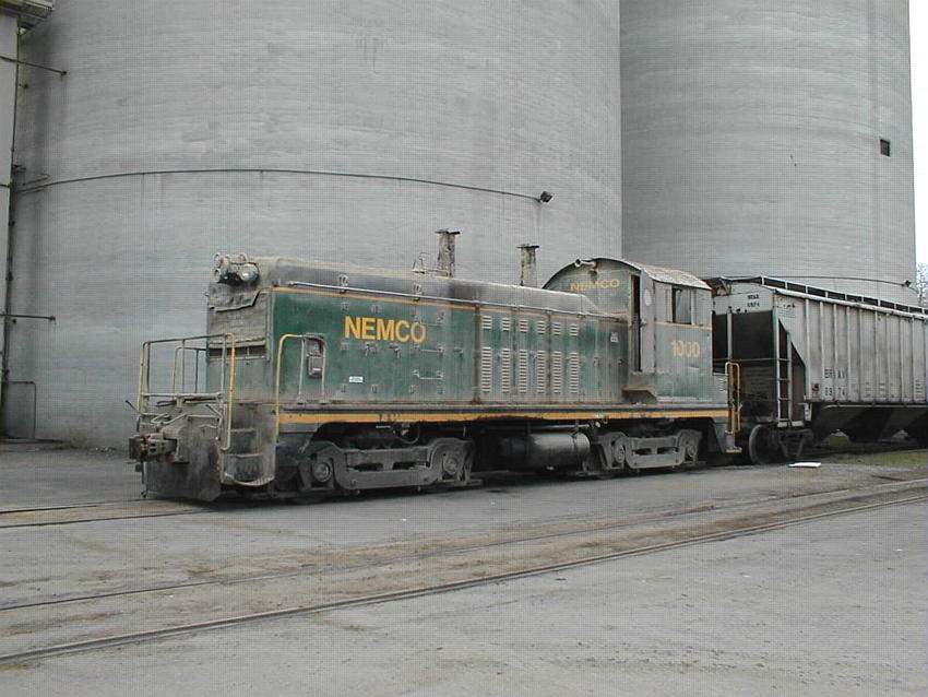 Photo of NEMCO switcher at the Cargill plant in Ayer