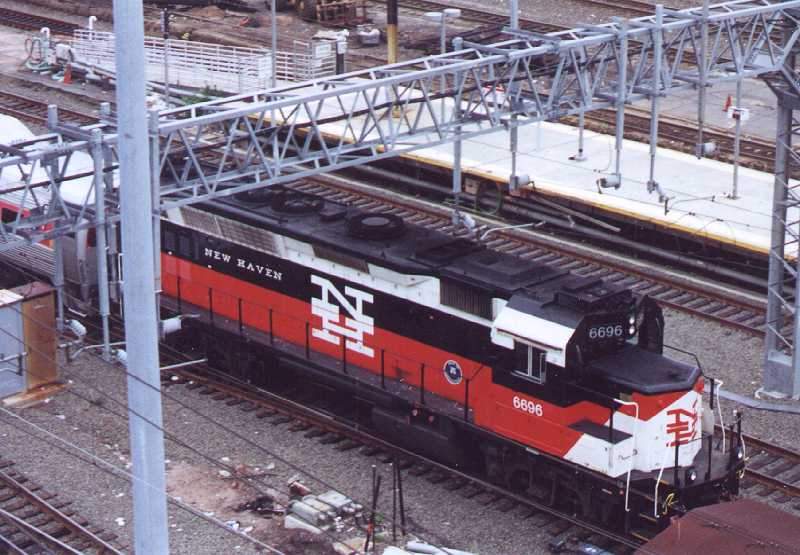 Photo of CDOT 6696 under the wire at New Haven, CT