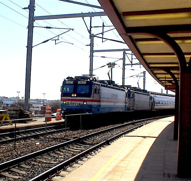 Photo of Acela Regional approaches New London