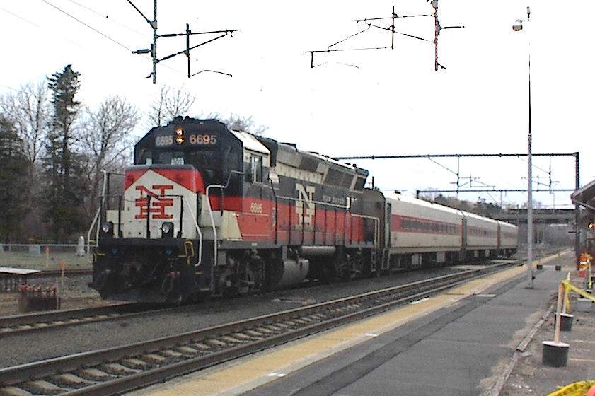Photo of Shore Line East leaves Old Saybrook on time