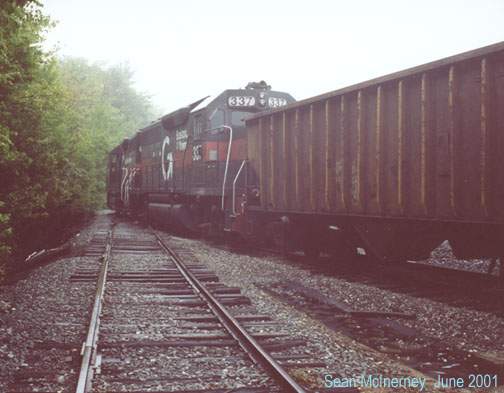 Photo of Guilford GP-40 #337 (B&M) idles at the quarry in S. Lyndeborough NH