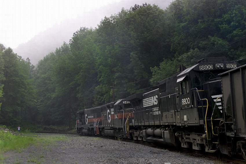 Photo of GRS empty coal train enters Hoosac Tunnel