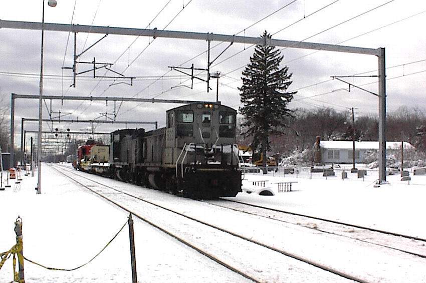 Photo of Amtrak #533, an MP-15,  passing Old Saybrook, CT.