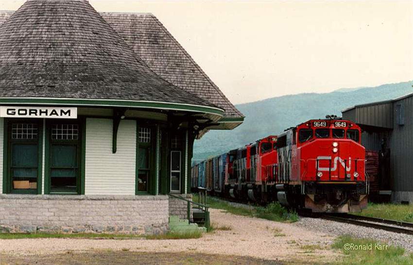 Photo of CN northbound freight at Gorham, NH, 1988