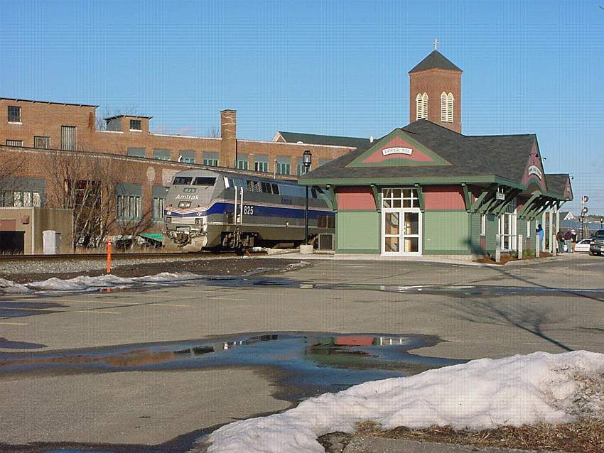 Photo of Downeaster at Dover Station on January 25, 2002