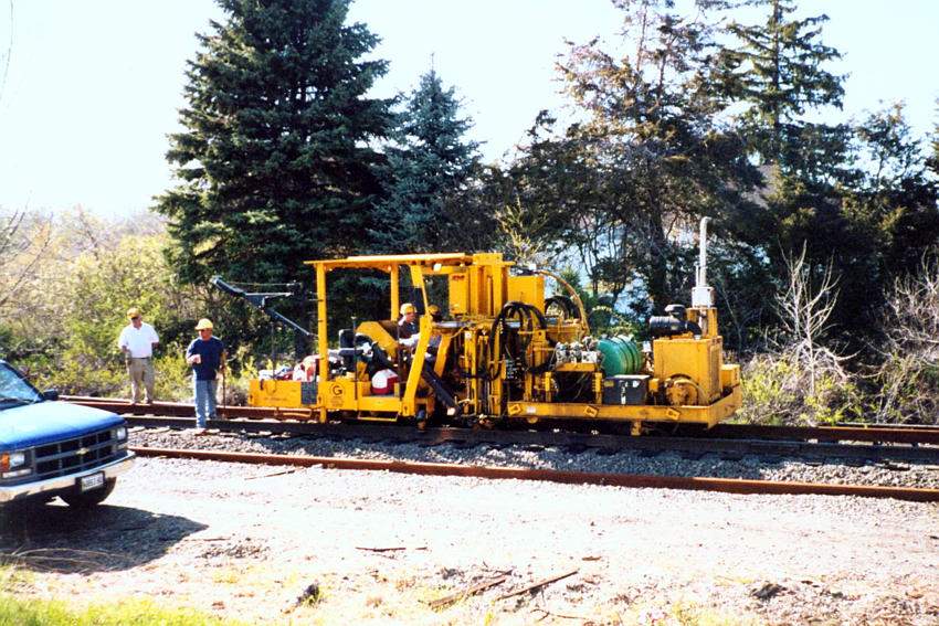Photo of Welded rail upgrade Portland-Boston (spiker)