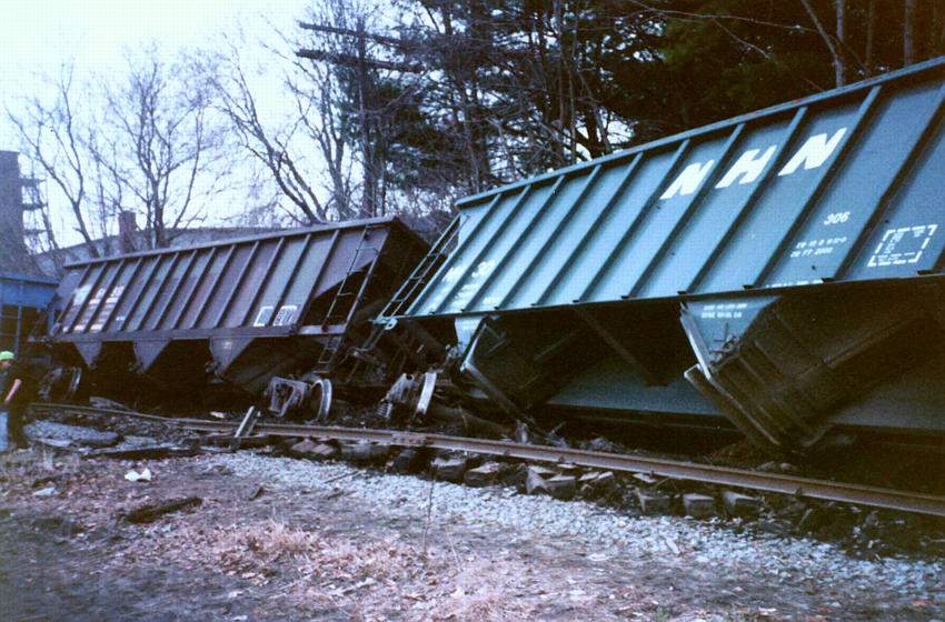 Photo of NHN derailment in Somersworth, NH 1990