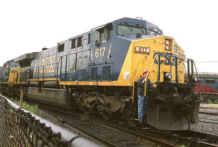 Labor Day power at Beacon Park, CSX 617 and 9039: The NERAIL New ...