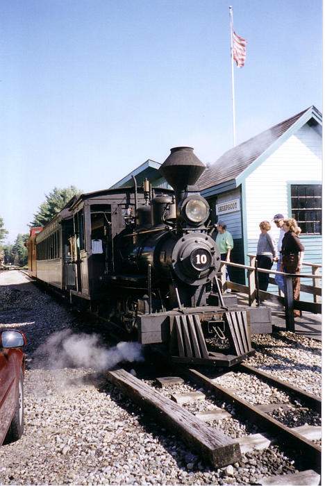 Photo of Wiscassett, Waterville and Farmington #10 at Sheepscot Station