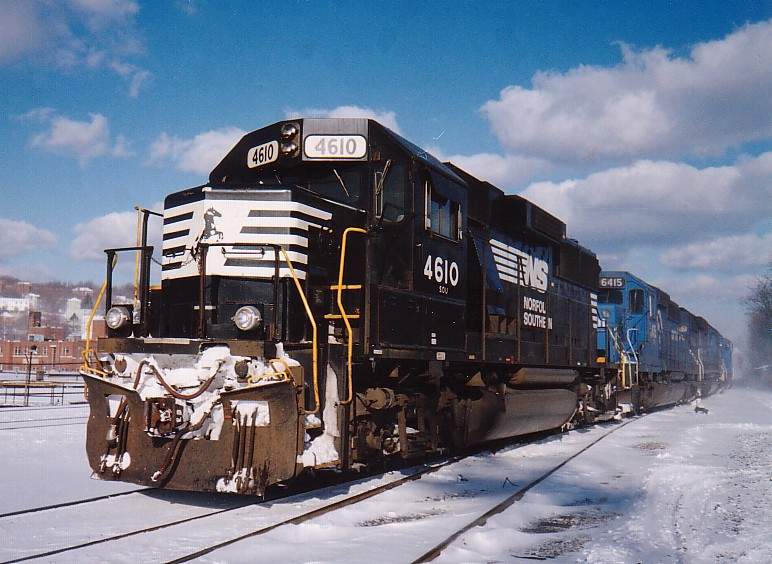 Photo of NS 4610 at Worcester, MA