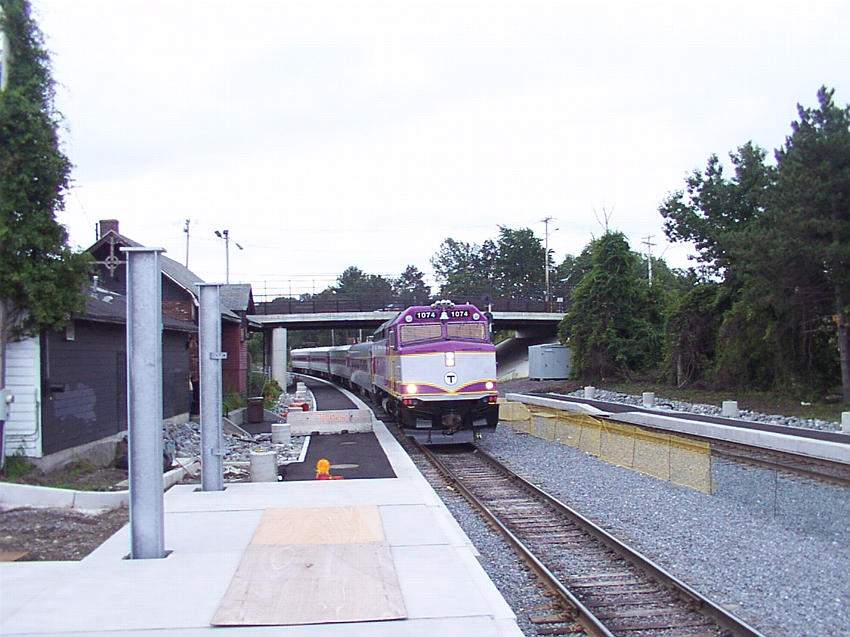 Photo of MBTA 1074 at Wilmington, MA