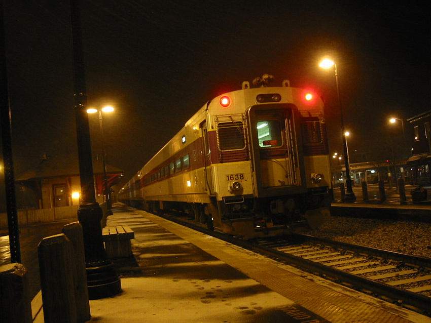 Photo of Amtrak train #291 turning at Reading in the snow