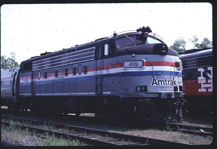 Photo of Amtrak FL9 489 in Hyannis Yard