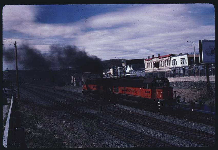 Photo of Mass Central #4264 and with the #4243 switching in Palmer, MA