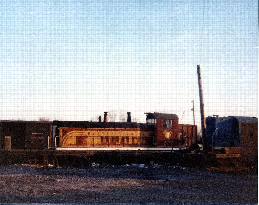 Photo of B&M 1220 at Dover, NH yard 1981