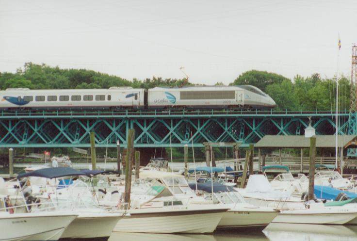 Photo of Acela HST #2029 on Train #2157; Greenwich, CT.