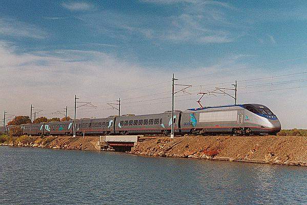 Photo of Acela HST #2038 leads train #2154 at Groton Long Point, CT.