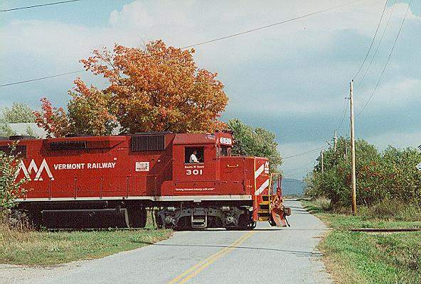 Photo of GP40 #301 on BRRD near W.Salisbury, VT.