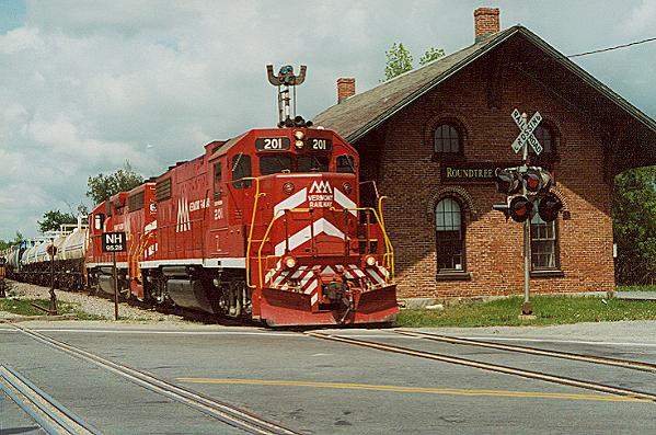 Photo of GP38-2 #201 & GP40 #301 on BDRD at New Haven Jct, VT.