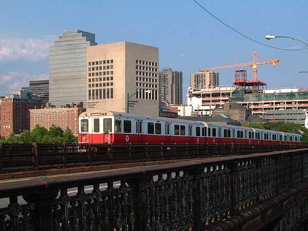 Photo of MBTA Redline on the Longfellow