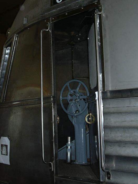 Photo of Flying Yankee - B&M 6000 - brakeman's side door