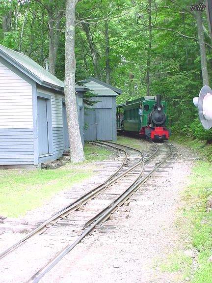 Photo of Narrow gauge Boothbay Engine 13 approaching
