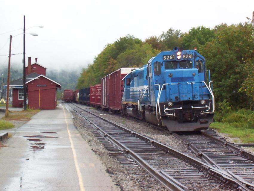 Photo of NECR 323 in the siding at Montpelier Jct.