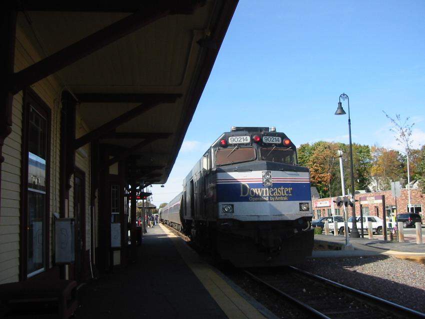 Photo of Downeaster #683 waiting for the shuttle bus from Anderson