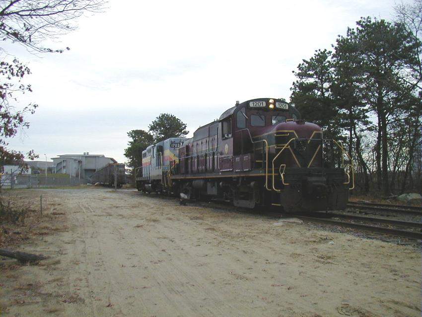 Photo of Cape Cod Central 1201& Bay Colony 1702 at Yarmouth Transfer Station
