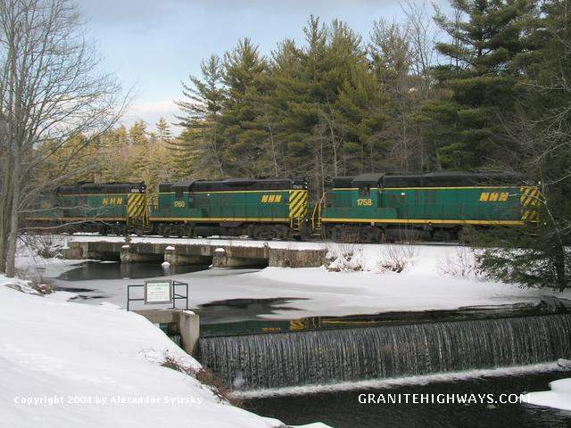 Photo of New Hampshire Northcoast GP9s cross the Branch River.