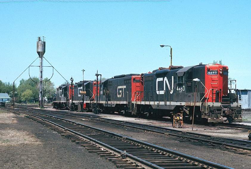 Photo of Typical CV GP9 consist circa 1975