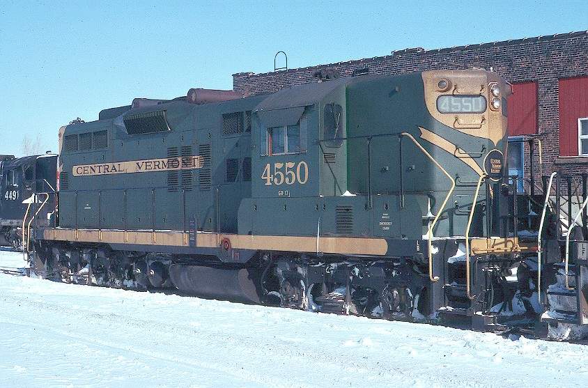 Photo of Central Vermont GP9 4550 in old colors
