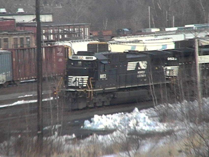 Photo of Empty Bow Coal Train @ EDY