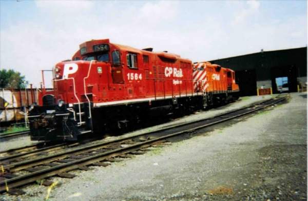 Photo of CP Rail GP9u's