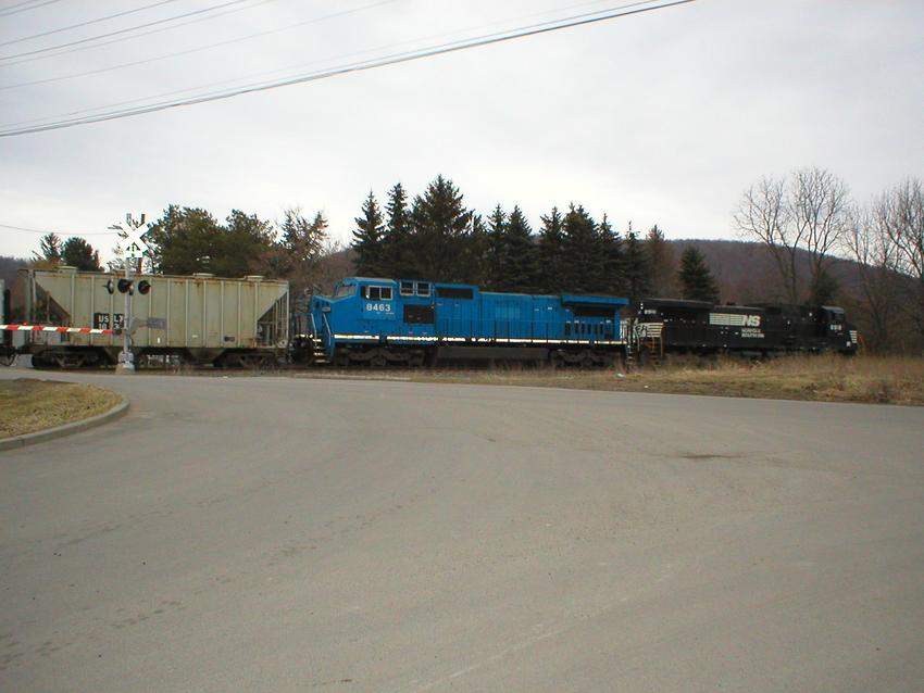 Photo of NS C40-9W and C40-8W hauling new Comet cars for Metro-North