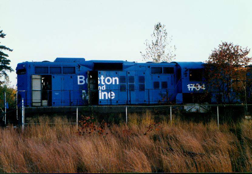Photo of B&M #1734 (assigned ST #70) whitelined at Billerica