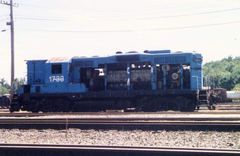 Photo of B&M #1733 whitelined at East Deerfield