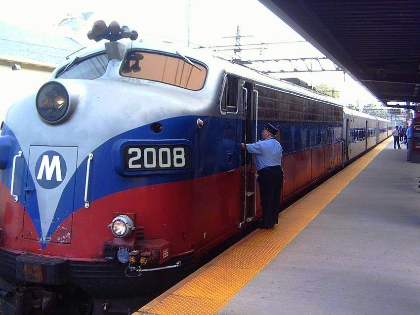 Photo of MNR 1844 Engine 2008 receiving train orders