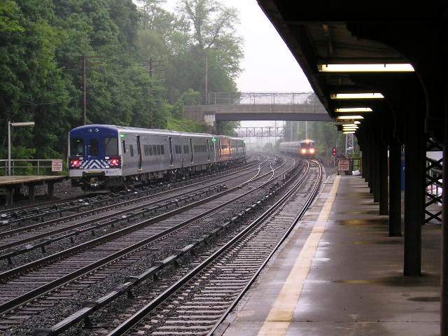 Photo of Metro North M7 and M3