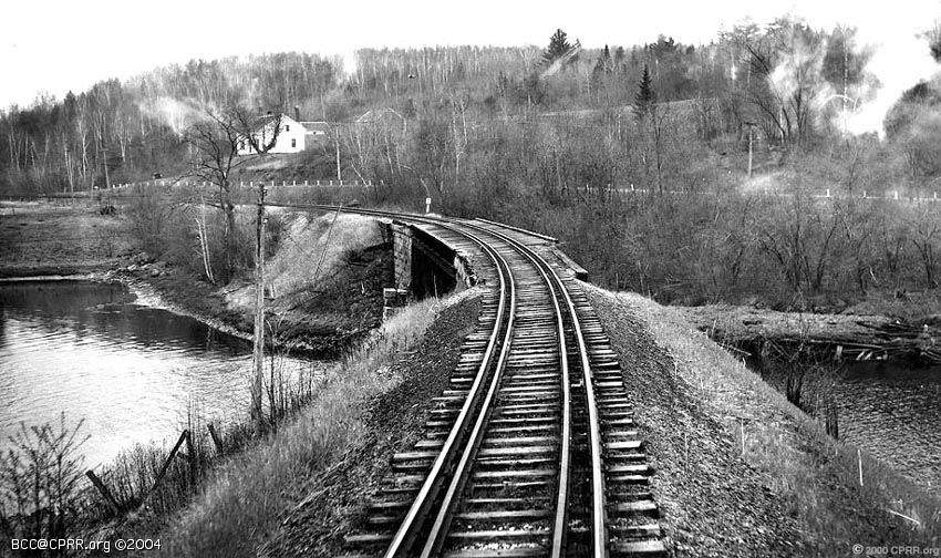 Photo of City Point trestle, approaching Belfast.  1947