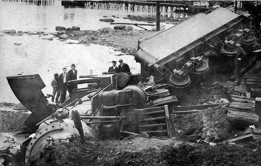 Photo of MEC derailment at Belfast, ME, September 28, 1909 (View 1)