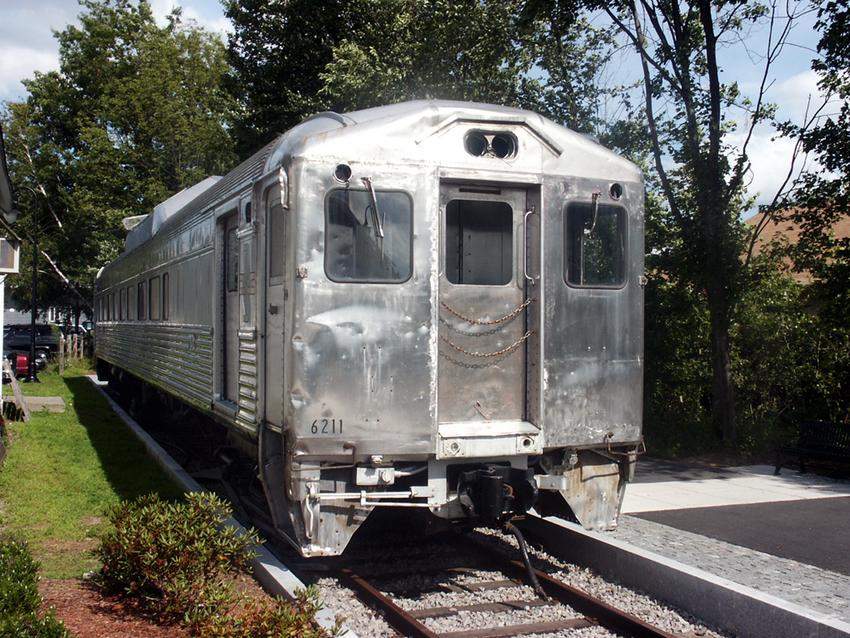 Photo of MBTA Ex-B&M RDC #6211 at Bedford, MA