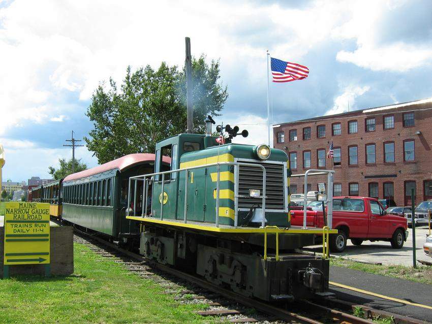 Photo of Engine 1 on the run