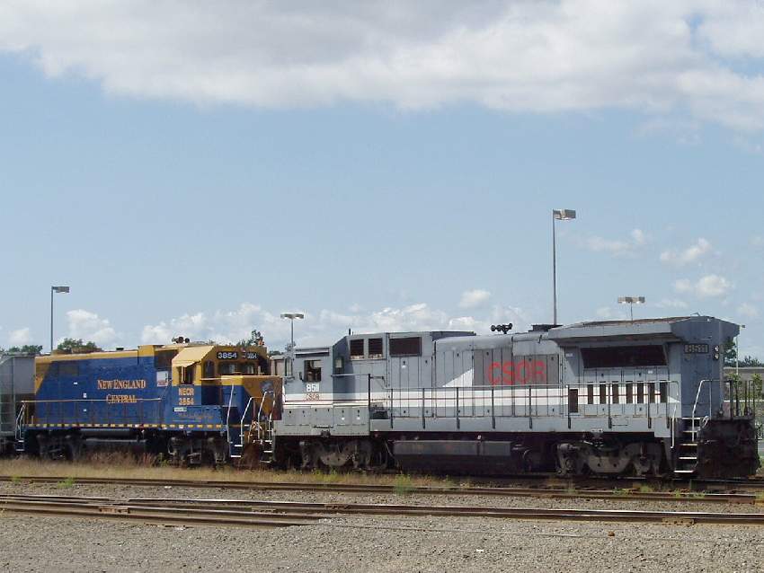 Photo of CSOR 8511 teamed with leased NECR 3854